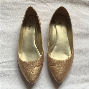 Good Point Toe Flats - Size 9